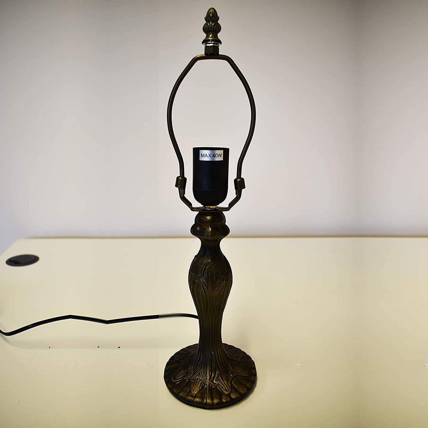 Tiffany Style Table Lamp Handcrafted Pastoral Gorgeous Flowers Lampshade Stunning Quality Antique Table Lamps for Living Room Bedside Desk Bedroom (TFTL-1009)