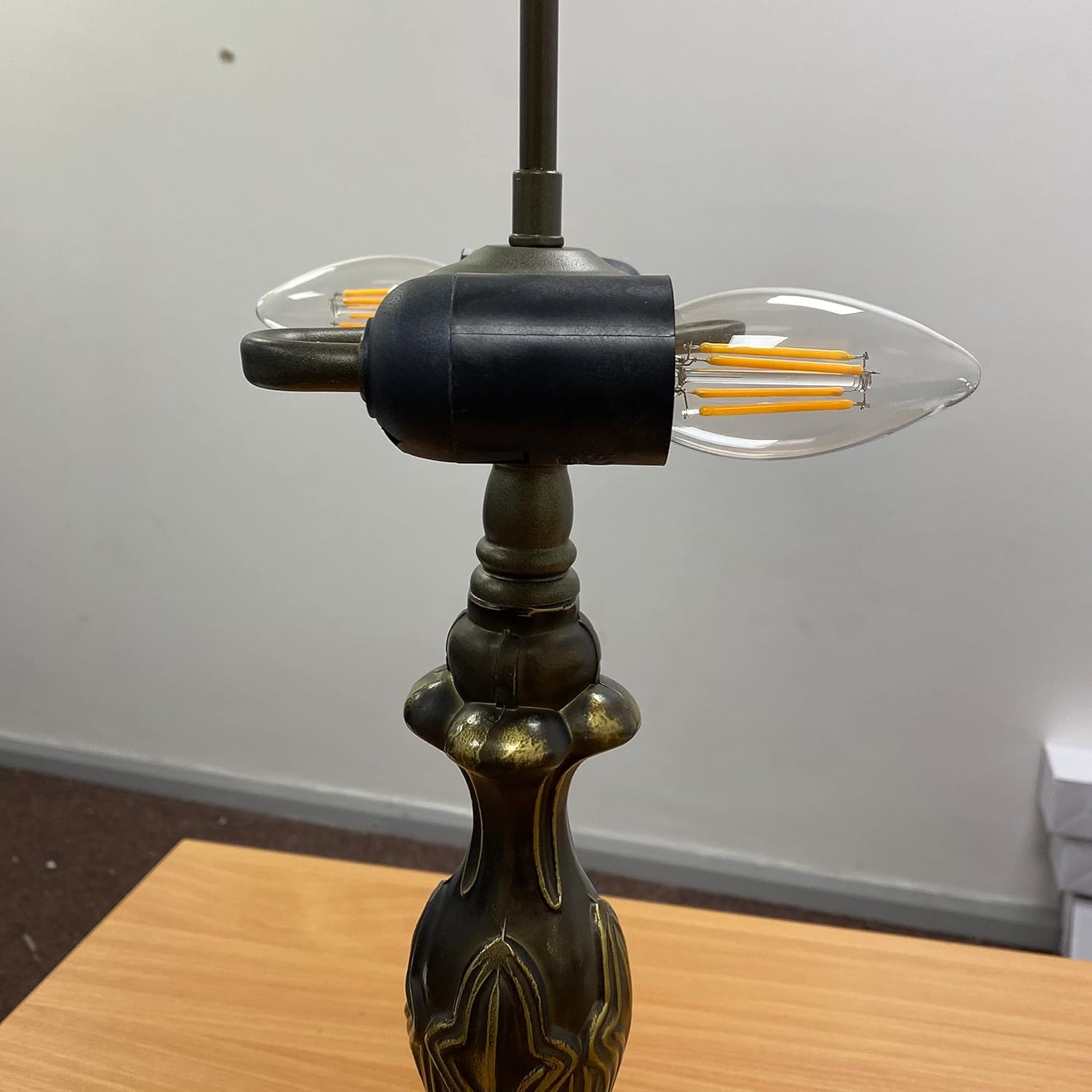 Tiffany Table Lamp Handcrafted 16 inch Stained Glass Lamp Shades Antique Design Stunning Quality Desk Lamp for Living Room Bedroom Bedside Lamps Coffee Table Yellow (TFTL-1605)