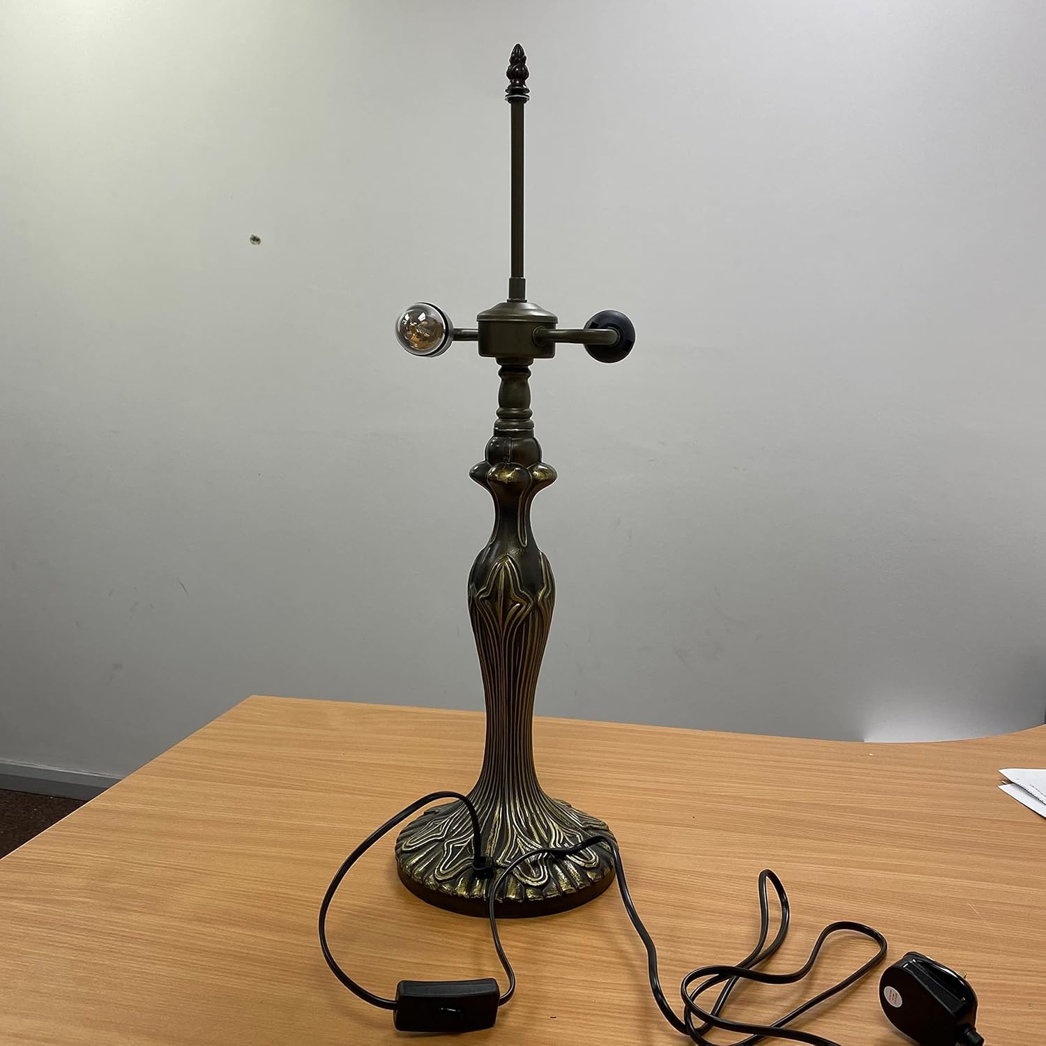 Tiffany Style Table Lamp Handcrafted 16 inch Stained Glass Lamp Shades Antique Design Stunning Quality Desk Lamp for Living Room Bedroom Bedside Lamps Coffee Table (TFTL-1607)