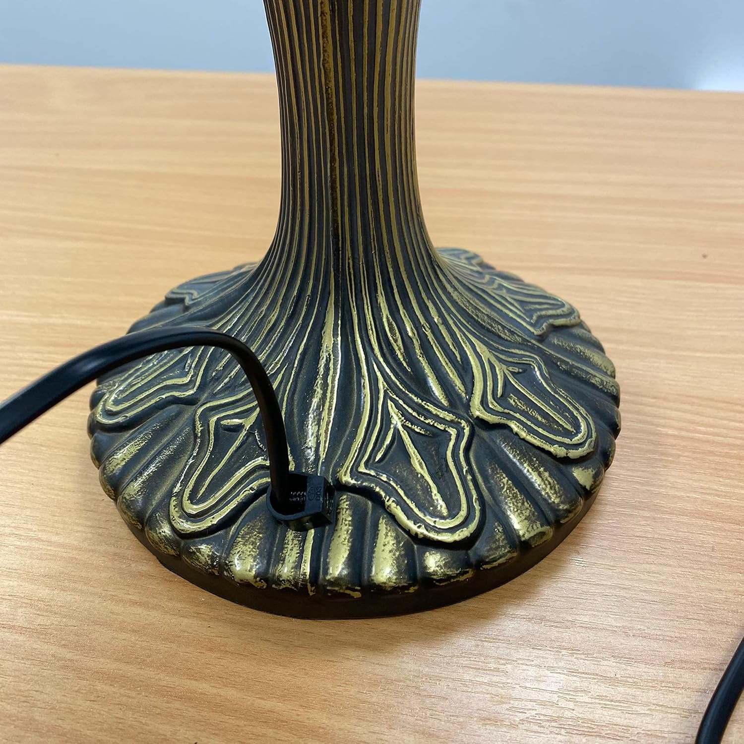 Tiffany Table Lamp Handcrafted 16 inch Stained Glass Lamp Shades Antique Design Stunning Quality Desk Lamp for Living Room Bedroom Bedside Lamps Coffee Table Yellow (TFTL-1605)