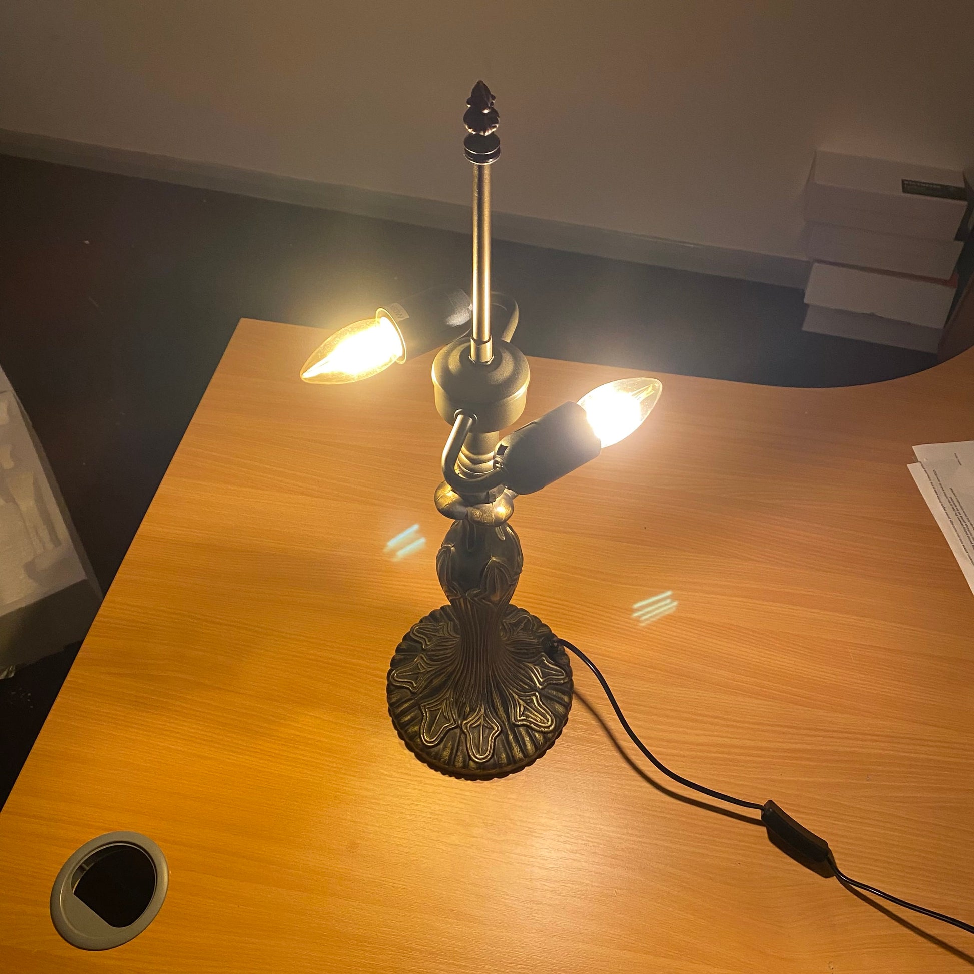 Auroh Tiffany dragonfly table lamp illuminated showing stained glass colours